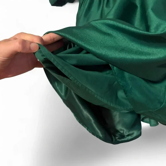 Cute NWT green puff sleeve babydoll dress with smocked back small - Picture 5 of 7